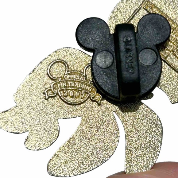 Authentic Disney Parks Pin Trading Squirt Turtle Finding Nemo Pin Pixar 2007 Fun - Picture 10 of 11